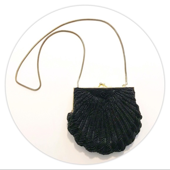 Vintage Handbags - Vintage, Beaded Shell Shaped Beaded Onyx Purse